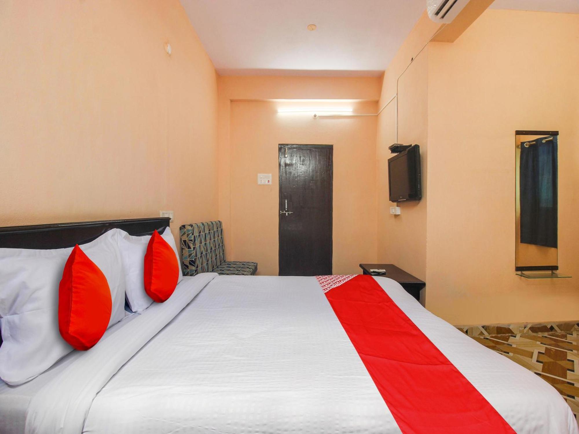 Hotel O R.J.International Pedda Ambarpet Ngoại thất bức ảnh