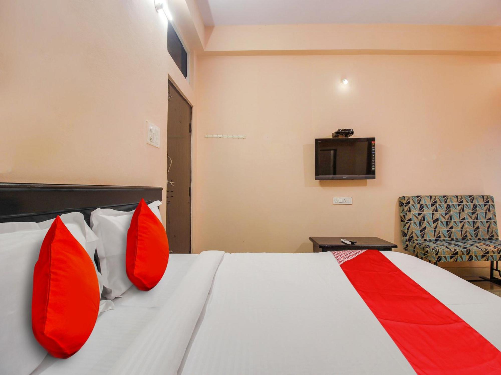 Hotel O R.J.International Pedda Ambarpet Ngoại thất bức ảnh
