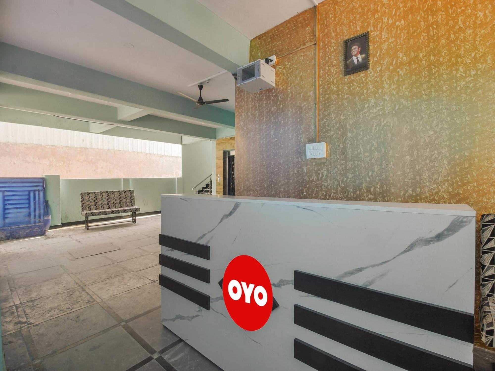 Hotel O R.J.International Pedda Ambarpet Ngoại thất bức ảnh