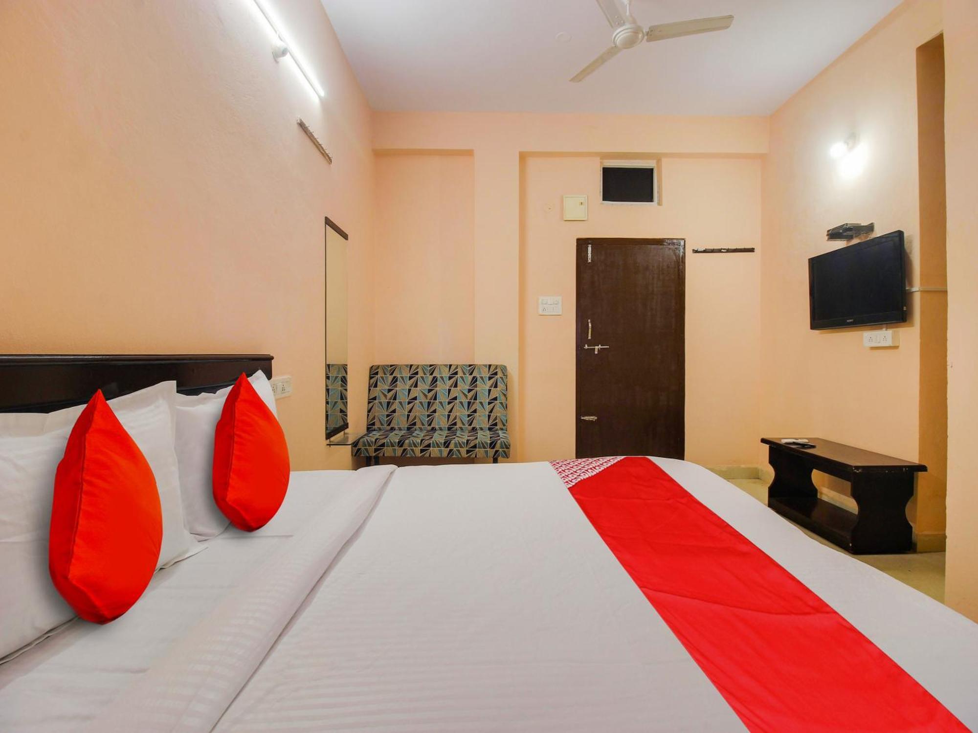 Hotel O R.J.International Pedda Ambarpet Ngoại thất bức ảnh